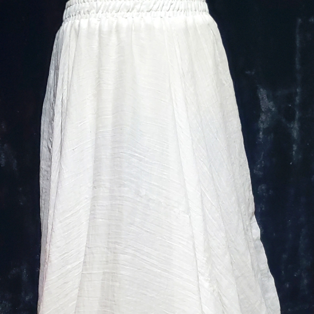 Beautiful White "gauze type material" Flowing full length skirt.